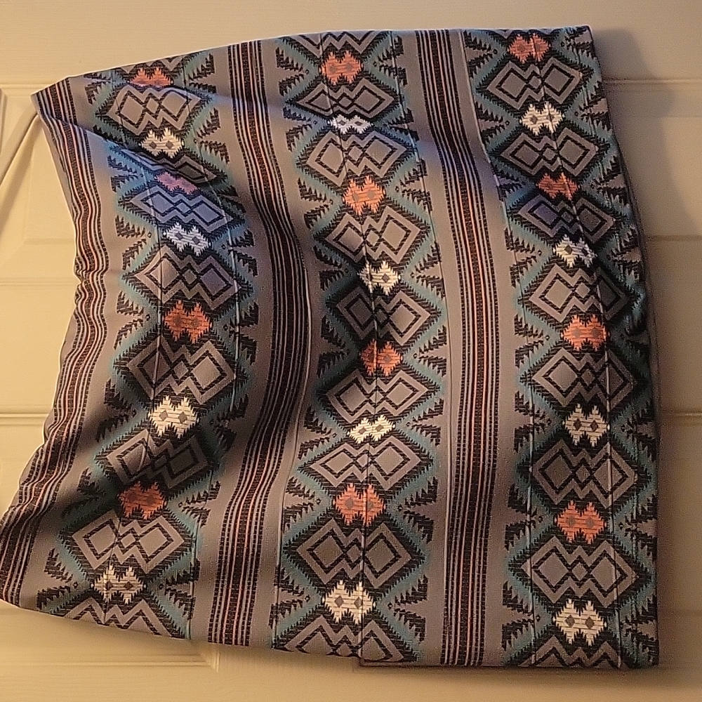 Patterned mini skirt
